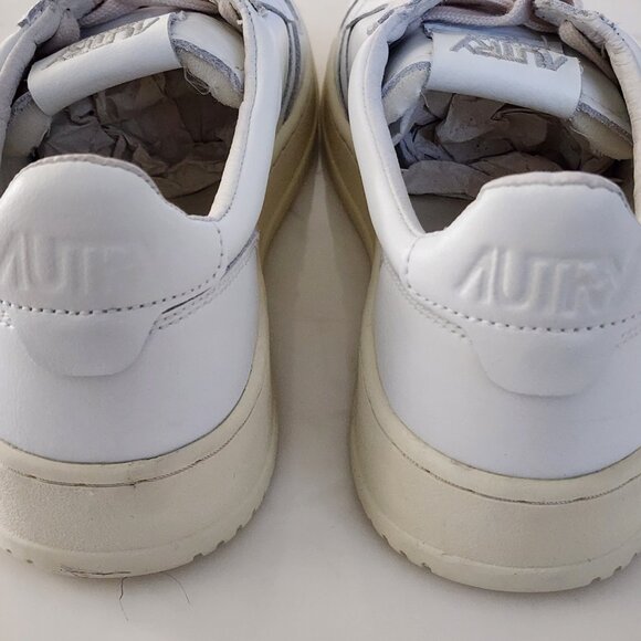 Autry Medalist Low Men's Sneakers LL15 โ Retro Style Meets Modern Comfort! - Picture 9 of 11